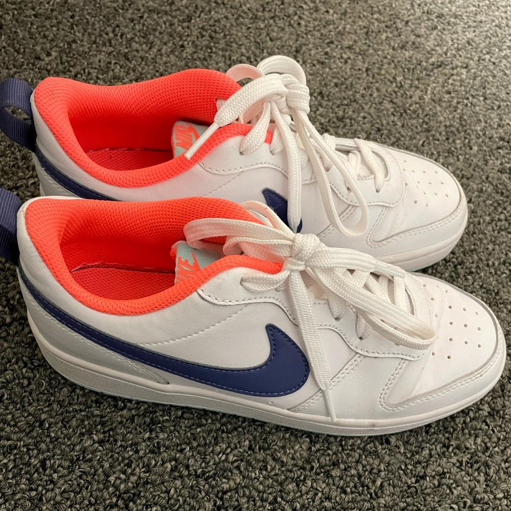 5.5Y which is like a women’s 8:) only worn a few times